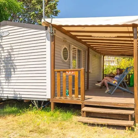 Mobil Confortable Avec Terrasse - 4 Pers. - Api-1-52-2761